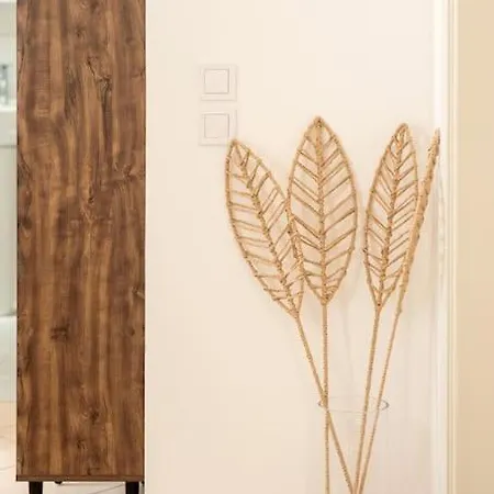 Spiros House * 斯沃伦塔