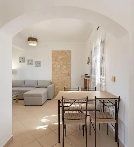 Spiros House Апартаменты Свороната