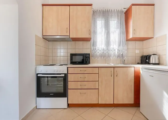 Апартаменты Spiros House *