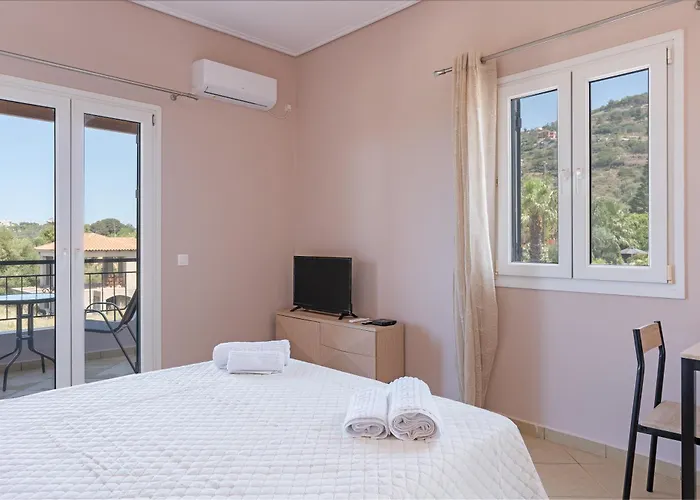 Spiros House Апартаменты