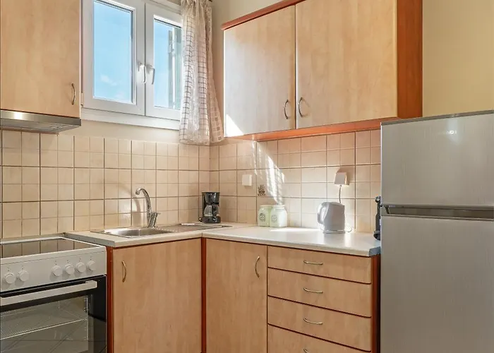 Spiros House * Свороната