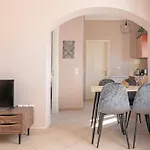 Appartamento Spiros House *
