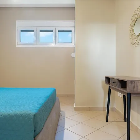 Spiros House * スヴォロナータ