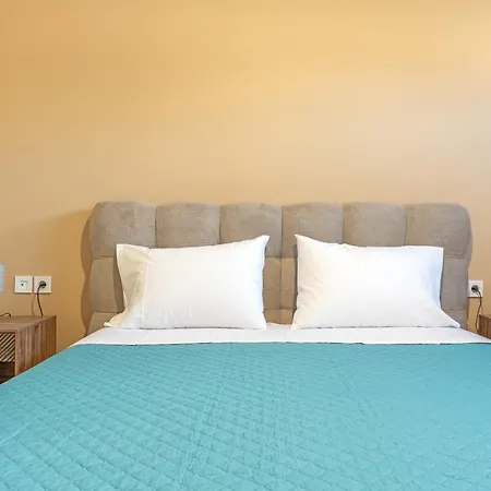 Spiros House スヴォロナータ